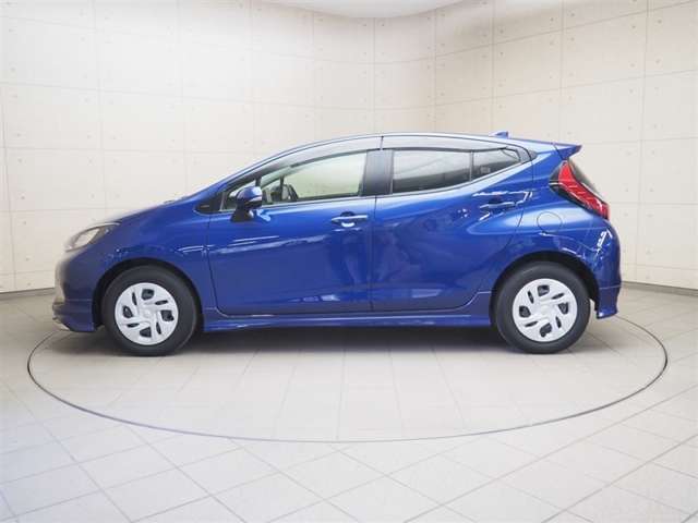 安心の納車前整備を実施します。その際にエンジンオイル、オイルエレメント、ワイパーゴムを交換いたします。