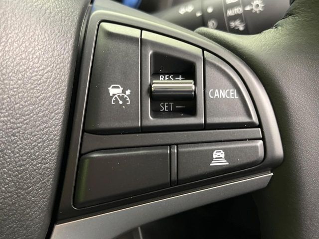 【アダプティブクルーズコントロール】高速道路での長距離走行が楽に！！自動で速度を保つクルーズコントロールが、衝突軽減システムと連携し、前方の車両を感知して車間を保つように速度調節してくれます！！