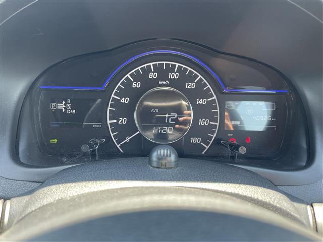 【スピードメーター】メーターがシンプルで見やすく運転しやすいですね！
