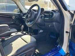 LIBERALAは、輸入車選びの新たなスタイルを提案するインポート・セレクト・ブランドです。オーナー様となる方がクルマから直接感じる感性を第一にした、最良の一台との出会いをコーディネートいたします。