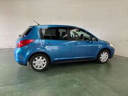 右横から見た感じです。