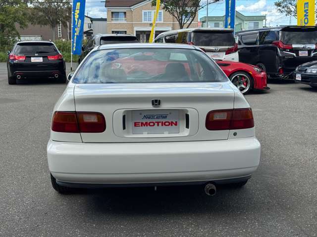 車両重量1000Kg