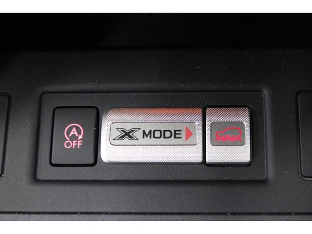 XーMODEは路面に応じてモードを選択するだけで4輪の駆動力やブレーキなどを最適にコントロール。悪路からのスムーズな脱出をサポートします。寒い季節も快適に過ごせるフロントシートヒーターも付いてます。
