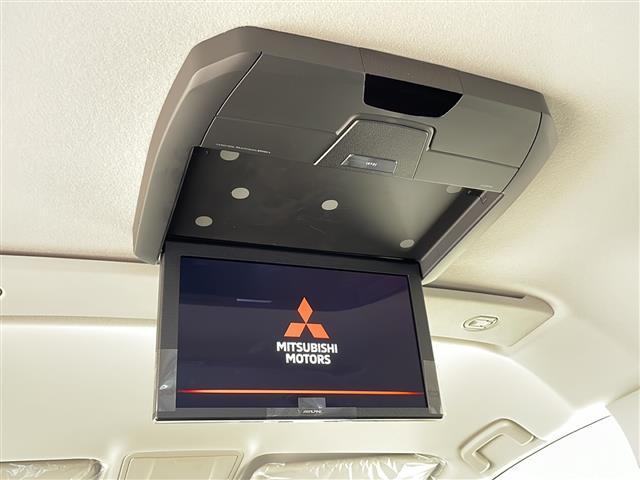 ◆【後部座席装備】シート背面ポケットや、ドリンクホルダー等、後席も充実した装備があります！！