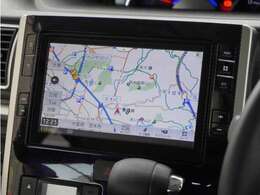 メモリーナビ搭載。操作性が良く、地図のデータ情報量や検索スピードの速さが魅力です。