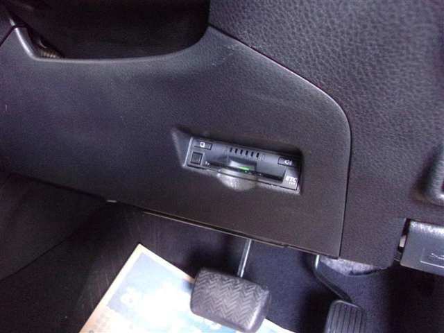 ETC車載器付きです。高速道路の料金所もスムーズに通過できます。