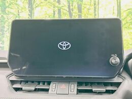 【10.5インチ　ディスプレイオーディオ】大画面のディスプレイはAppleCarPlayやAndroidAutoが利用可能。大きな画面でスマホナビアプリ等が利用いただけます♪