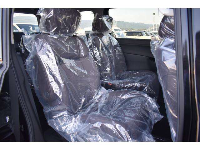 ゆったりとして機能的な装備が充実した運転席は走る喜びを感じられる快適空間です