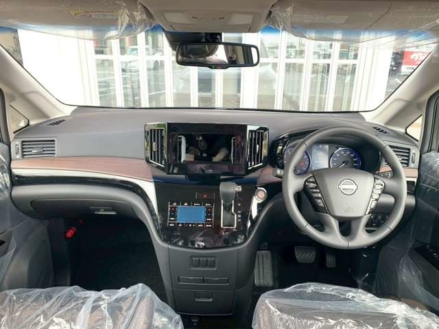 全方位で視界が広い、気持ちがよくて運転がしやすいインテリア