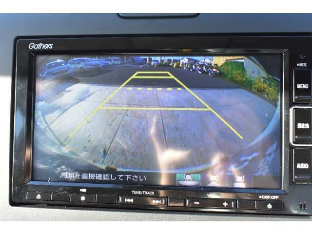 バックカメラが装備されており、後方の安全確認はもちろんのこと狭い場所での駐車や雨の日・夜間など視界の悪いコンディションでのストレスの軽減にもなります！