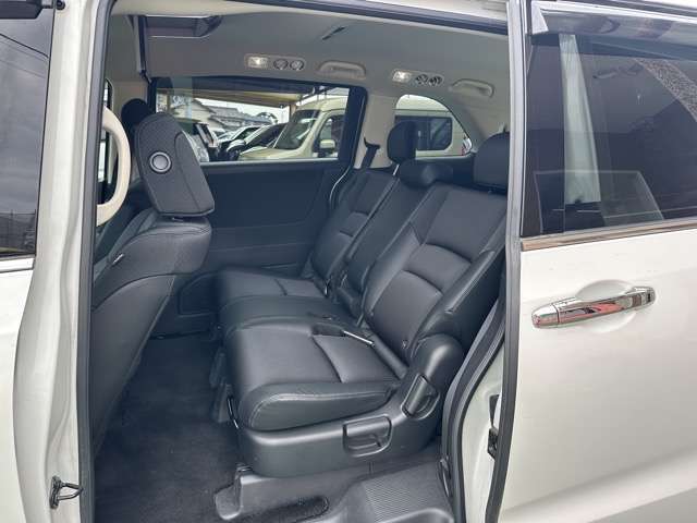 ★5年間新車保障★初度登録から5年間の新車保証が含まれています。長期間、安心してお乗り頂けます！保障費用は支払総額に含まれています！遠方のお客様は保証継承後、お近くのディーラーにて保証が受けられます！