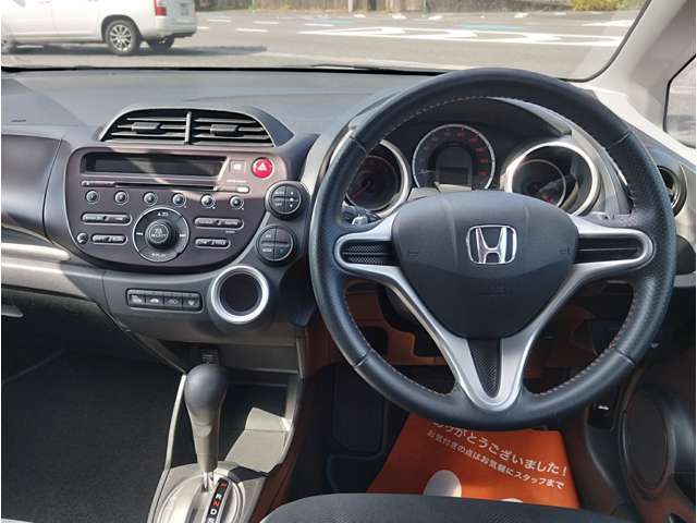 パドルシフトがついているので、スポーティな走行も楽しめます。