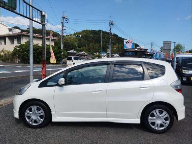 目立った傷や凹みもなく、とってもキレイなお車です。