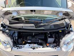 こちらのお車は水害車ですが、水位も低いためエンジンルームは綺麗な状態です♪ぜひ一度見学にご来店ください！