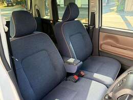 室内、シートも清掃が入り綺麗な状態です♪