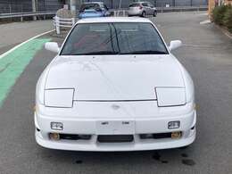 同色全塗装でリフレッシュしています！現代車に負けないほどの綺麗な仕上がりです♪