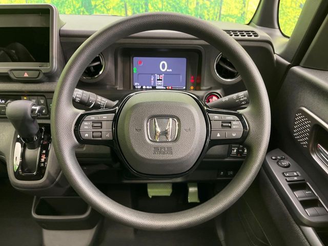 【ステアリングスイッチ】運転中、前方から目線をそらすことなく、オーディオ等の操作が可能な便利機能！安心＆快適なドライブを演出してくれます♪