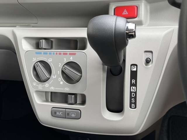 シンプルで操作が簡単なマニュアルエアコンです（＊＾▽＾＊）