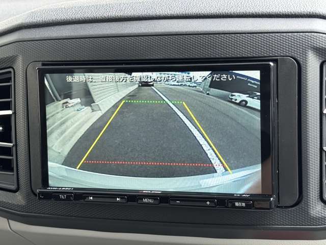バックカメラも搭載しております☆『バックが苦手。。』というお声よく頂きます(＞_＜)駐車が苦手な方の強い味方です★運転が初心者の方にもおススメの装備ですよ(*^▽^*)