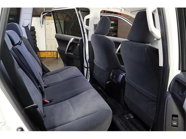 運輸局認証自社工場・自社ピットにはリフトを4機完備☆コンピューター自己診断機も保有しており、故障や事故・トラブルにも対応できる設備も整っております★代車も安心の4WDのAT車を常時ご用意してます♪