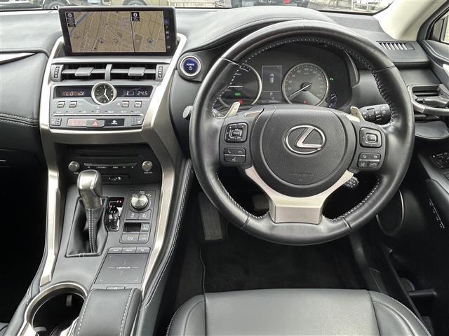 車両販売と整備・保証・クリーニングなどのサービスを自由にお選び頂けます。 その上お値打ちなクルマばかりです。 サービスは必要な分だけお選び下さい。