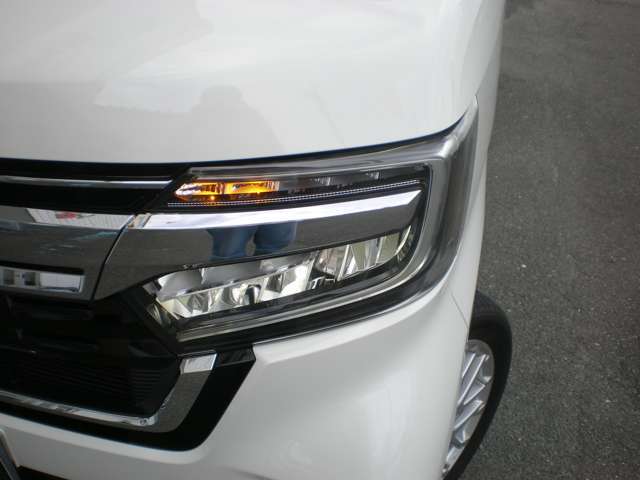 LEDのシーケンシャル（流れる）ウインカー！