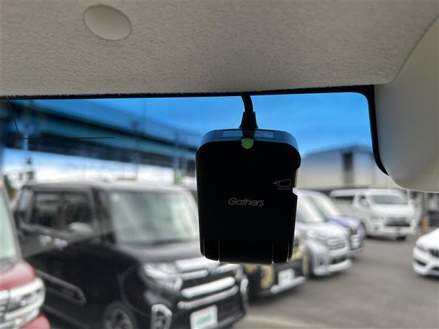 【後部座席操作部】後部座席を快適に過ごしていただくための便利な装備が付いています！