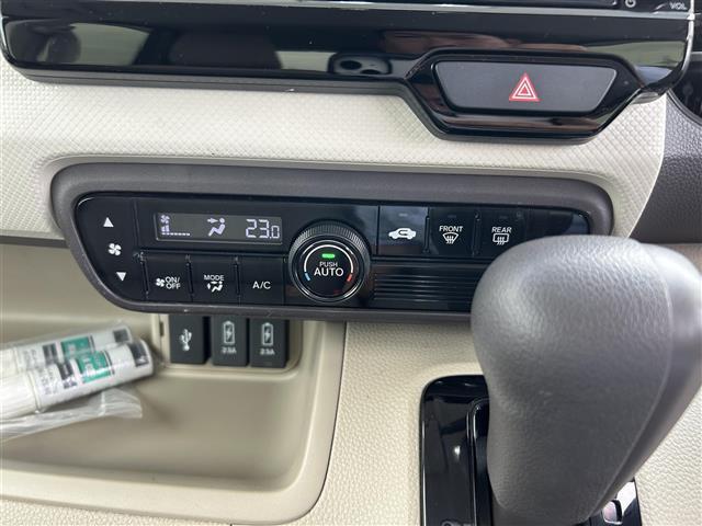 【シフトレバー】シフトも操作しやすく快適なドライブを楽しんでいただけます！