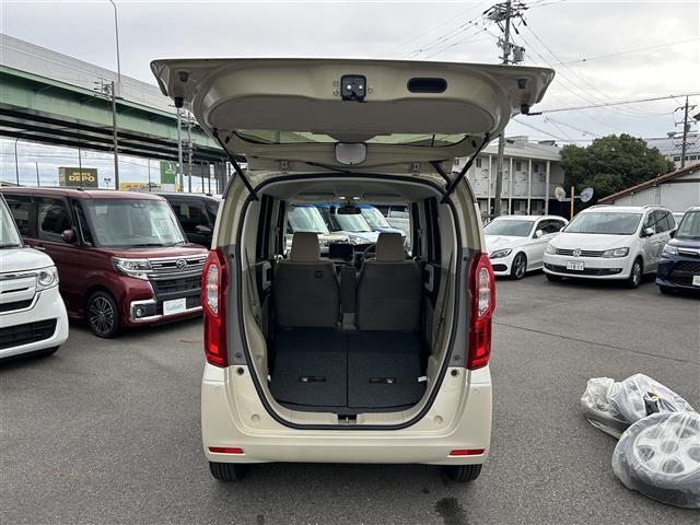 【トランク】積み込みやすくて、たっぷり積める荷室です。シートアレンジできるものは、乗車人数と荷物の量や大きさによってシートを動かすことができるので、より快適なドライブが可能です！