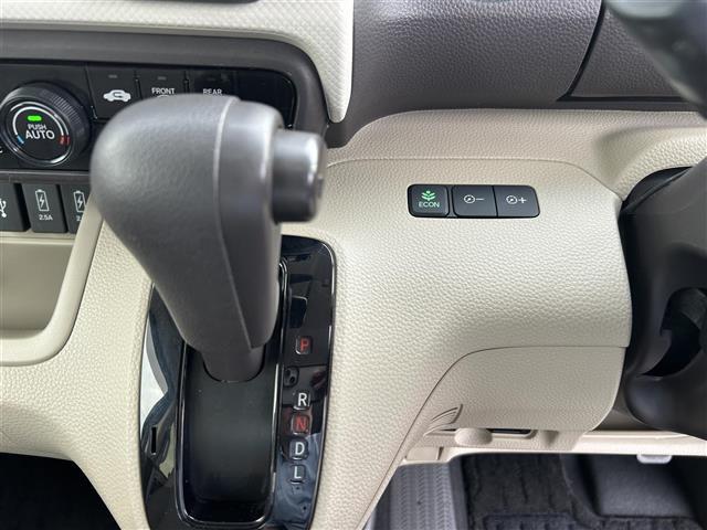 【シフトレバー】シフトも操作しやすく快適なドライブを楽しんでいただけます！