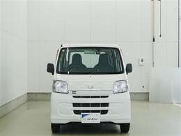 また、お車にあまり詳しくない方でも気軽に立ち寄って頂けるお店作りを目指しています。中古車選びに不安があるという多くのお客様の声に応えるべく『親切・丁寧・明瞭』をキーワードにしっかりサポート致します。