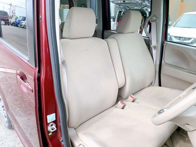 当店では軽自動車から普通車まで幅広くオールメーカーの車種・色・グレードを豊富に揃えております。