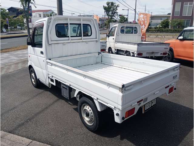 ★全天候型屋内展示場もございます！雨の日でもゆったりお車を見ていただくことが出来ます＾＾下見のご予約はこちらから♪0078-6003-377499
