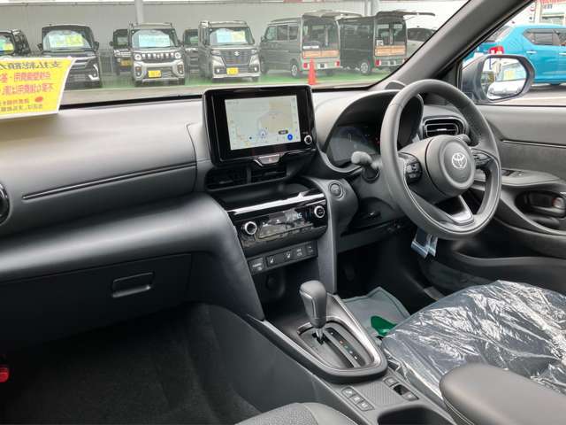 運転席助手席シートヒーター！ボタン1つで、寒い日もエアコンよりも先にシートを電動で温めてくれます！これは嬉しい装備ですね！
