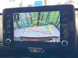 【バックカメラ】駐車時に後方がリアルタイム映像で確認できます。大型商業施設や立体駐車場での駐車時や、夜間のバック時に大活躍！運転スキルに関わらず、今や必須となった装備のひとつです！
