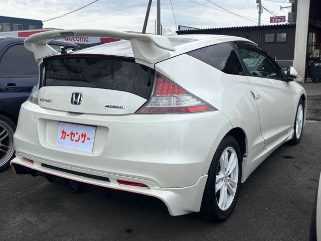 お手頃価格な軽自動車やセダン車、スポーカーを常時40台取り揃えており、ご来店時の車も止めやすくなっております。