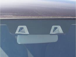 【デュアルカメラブレーキサポート】2つのカメラが前方の歩行者やクルマを検知し、衝突事故時の被害を軽減します。