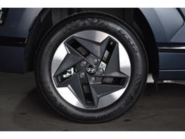 車両の状態、見積もり金額など気になる点ご質問等ございましたらお気軽にメール、ご連絡下さい。細かくご説明致します☆気になるお車が有れば乗り比べしてみて下さい！当店は全車試乗可能となっております♪
