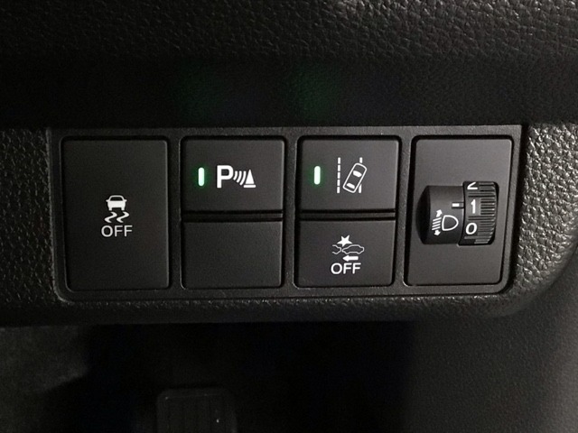 ホンダが推し進める総合先進安全装備のセンシング搭載！　衝突や斜線はみだしなどの危険が予測される時、センサーが警告。ヒューマンエラーを高度先進技術が補完してくれます。