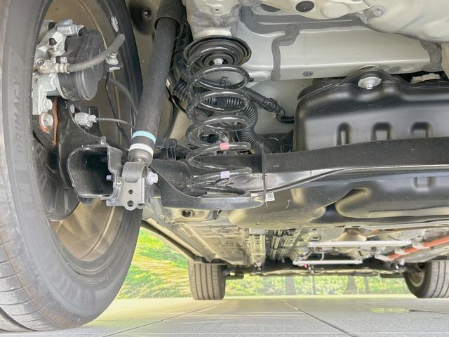お車を安心してお乗りいただく為には、足回りの定期点検が欠かせません。サービスサポート（有償保証）では無料点検もご提供しており、安心のカーライフをお過ごしいただけるサポート体制が整っています。