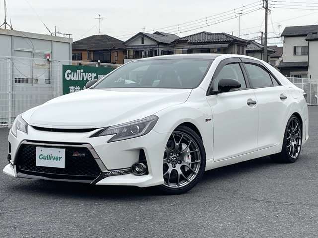 【拠点工場の設備】拠点のガリバー関東商品化センターは、車検・整備はもちろん板金・クリーニング設備までを網羅。大型設備でスポーツカー選びをサポート致します。