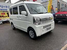 ワゴンに近い豪華内装とバンの使いやすい折り畳みフラットシートを備えた1台パワースライドドアなどオプション追加可能勿論お好きな色でオーダー可能です