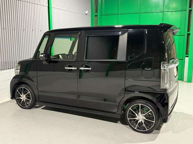 ☆外装も専門のスタッフが施工致しております☆