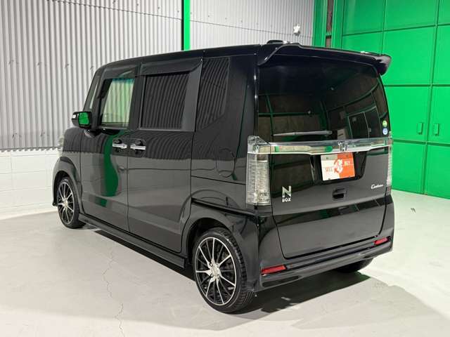 ☆外装も専門のスタッフが施工致しております☆