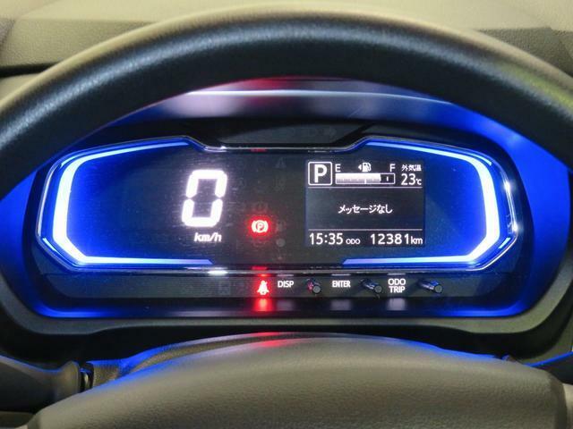 燃費のいい運転をするとイルミネーションがブルーからグリーンへ変化します。楽しくエコドライブできます。