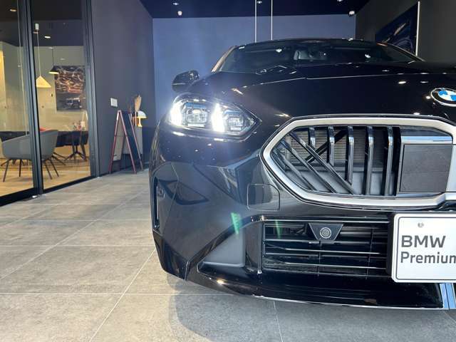 BMWを熟知したメカニックによる、360度の納車前点検。ドイツ本国と同様の教育・訓練を受けたメカニックが徹底的に点検、整備した後にお客様にお引渡しします。