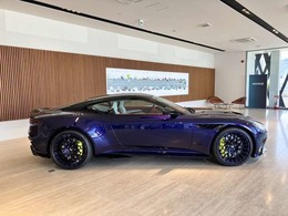 エンジンは5.2L V12ツインターボを搭載。快適でパワフルな走りをお楽しみ頂けます。