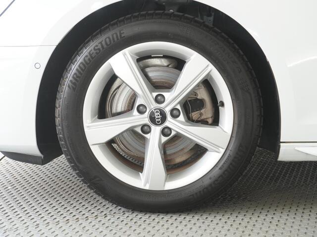 アウディ認定中古車の延長保証制度はお客様のご希望により、有償にて一年間延長することが可能です。　アウディの安心なカーライフをお約束します。 　※料金など詳細は販売店にお問い合わせください。