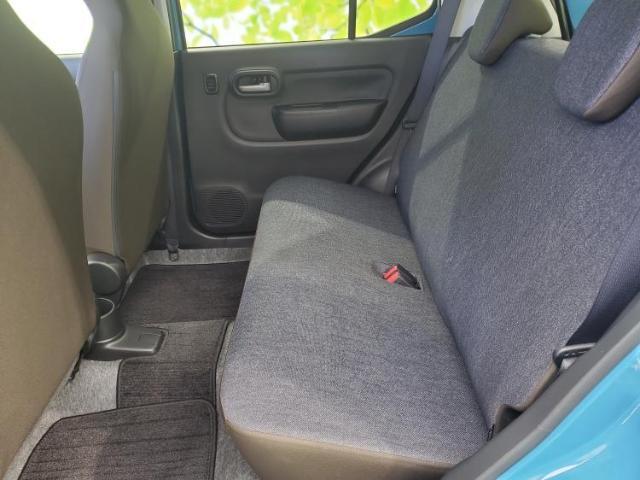 WECARSでは各商談席に大型モニターをご用意しております！見やすい大画面でゆったりと全国の在庫をご覧いただけます！是非ご来店お待ちしております！