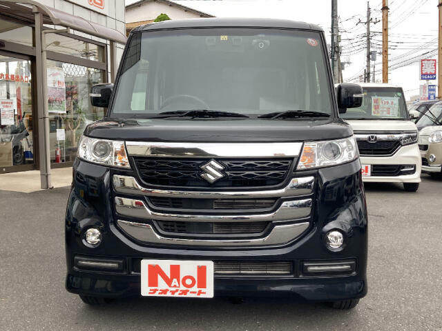 当店(下妻店)の特徴2　★板金工場併設店の為　車両1台1台綺麗に磨いており中古車でも艶引けや傷だらけという事はありません★